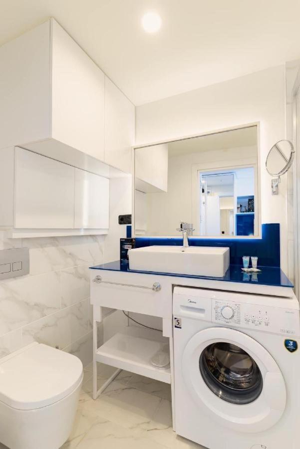 Lux Apartaments Batumi Bagian luar foto
