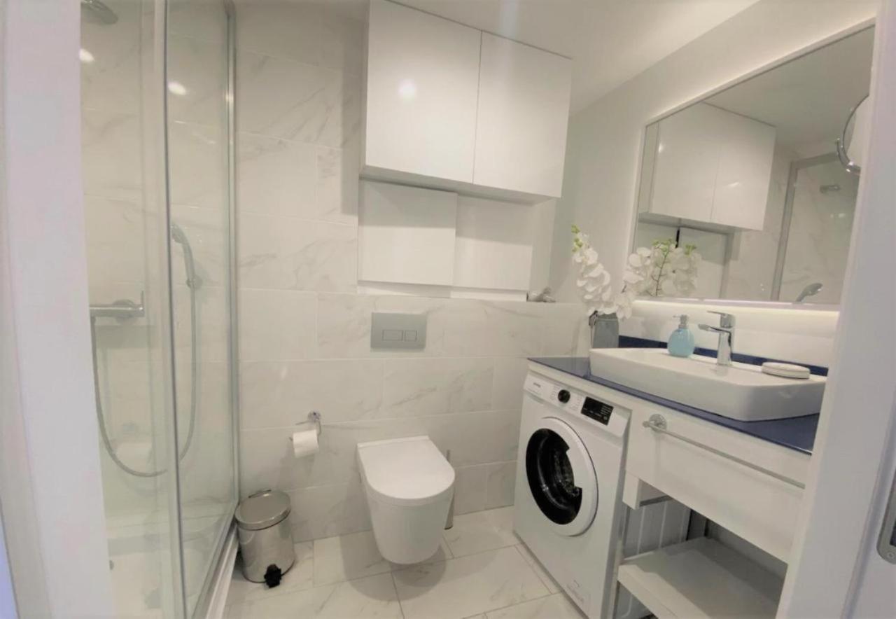 Lux Apartaments Batumi Bagian luar foto