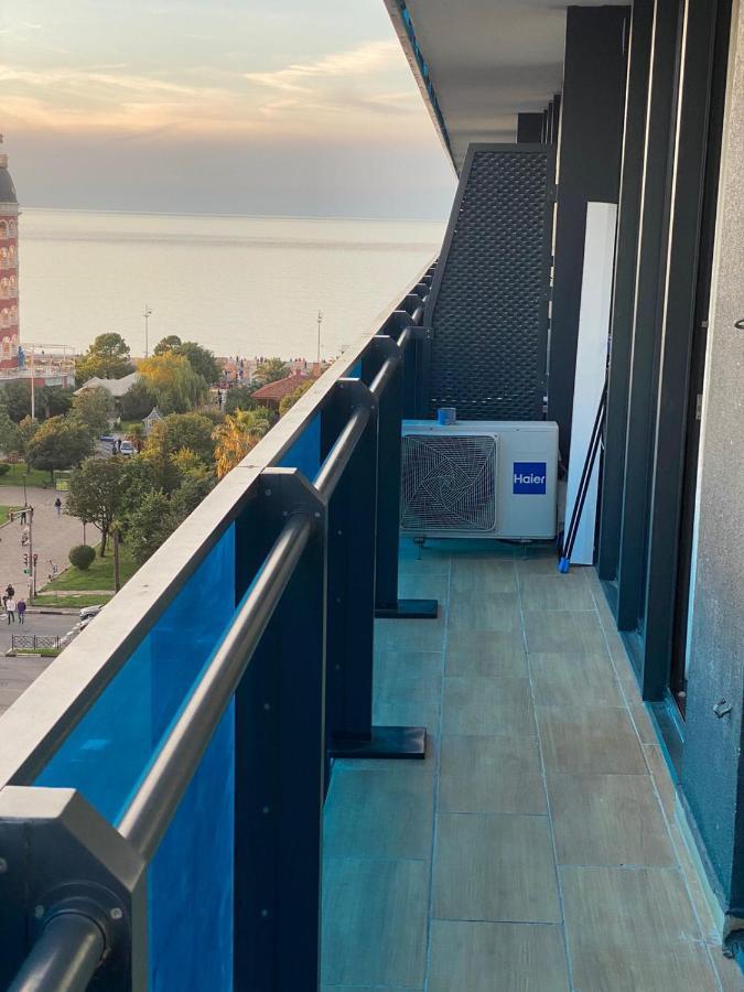 Lux Apartaments Batumi Ruang foto
