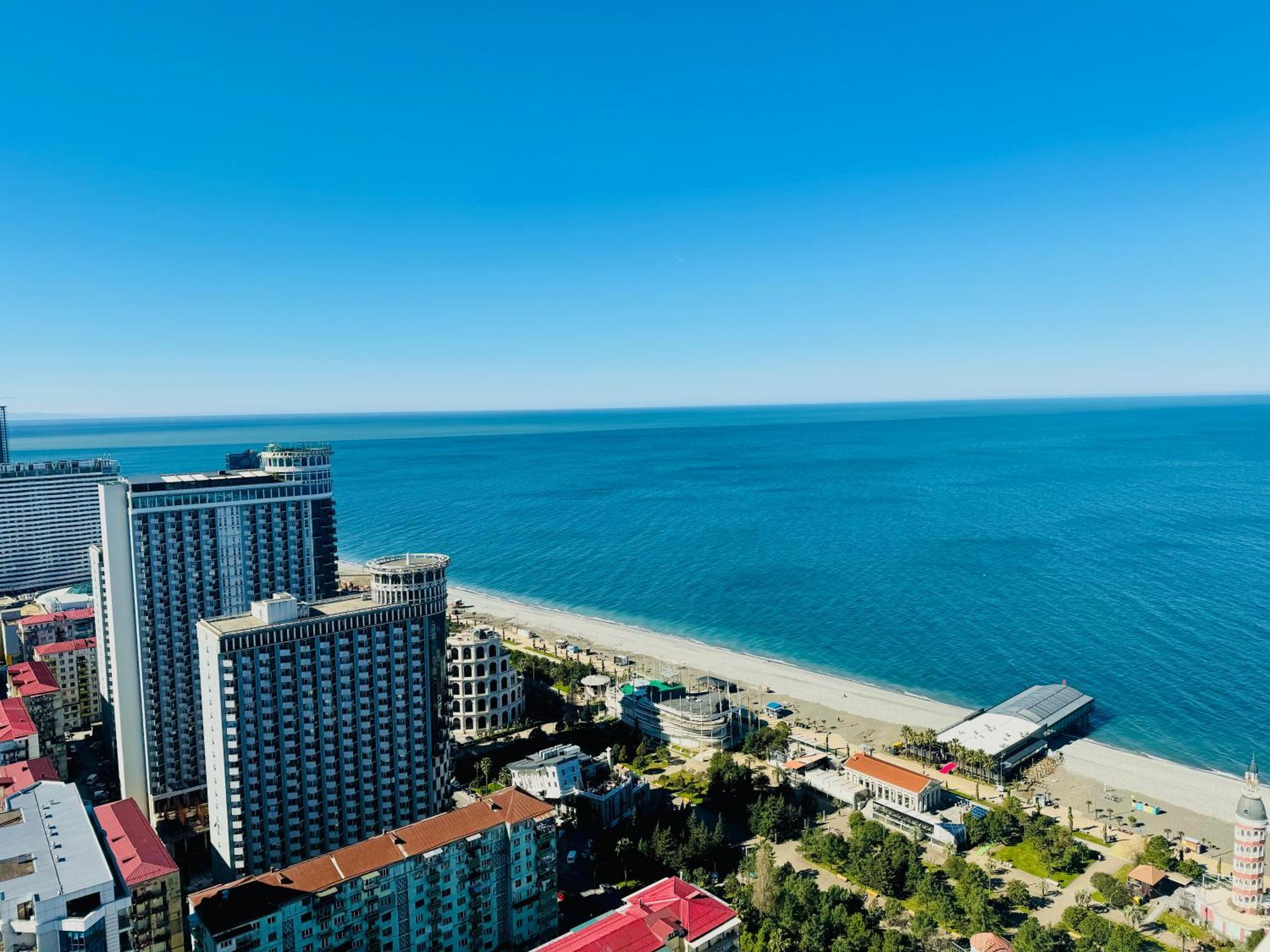 Lux Apartaments Batumi Bagian luar foto