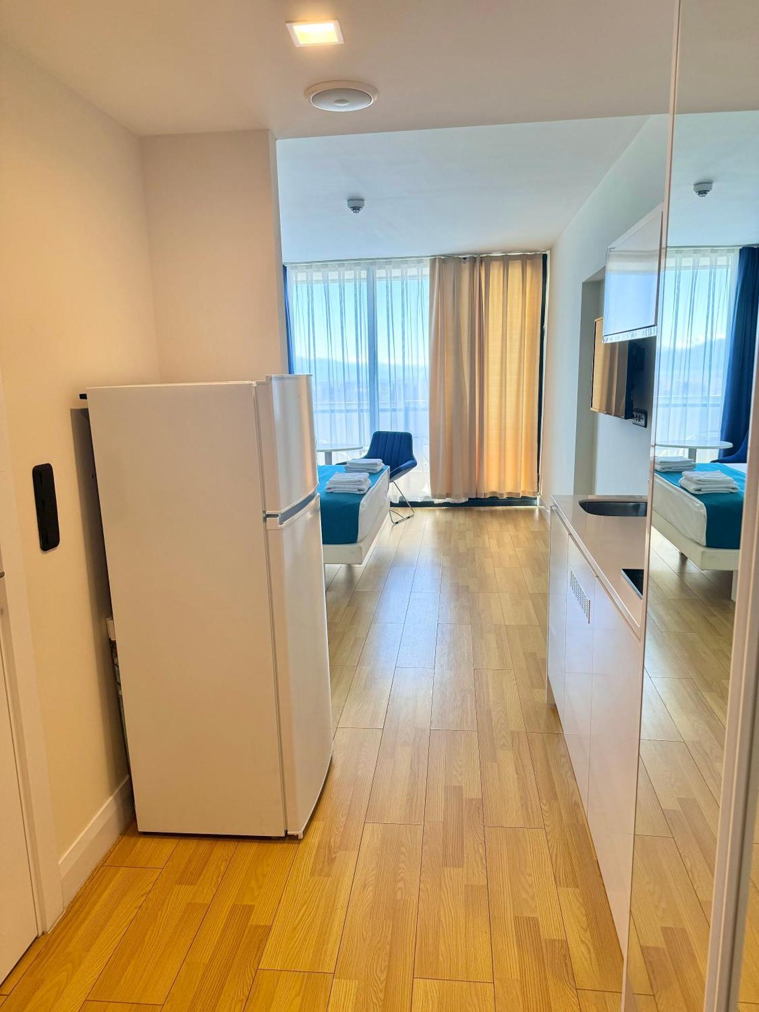 Lux Apartaments Batumi Bagian luar foto
