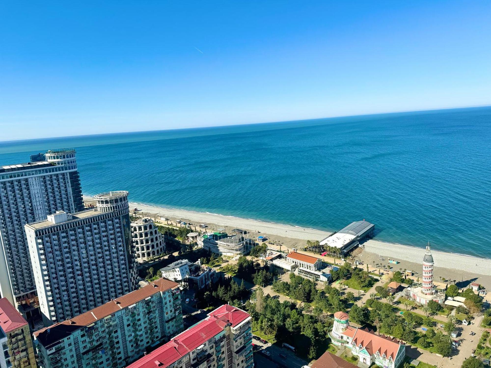 Lux Apartaments Batumi Bagian luar foto