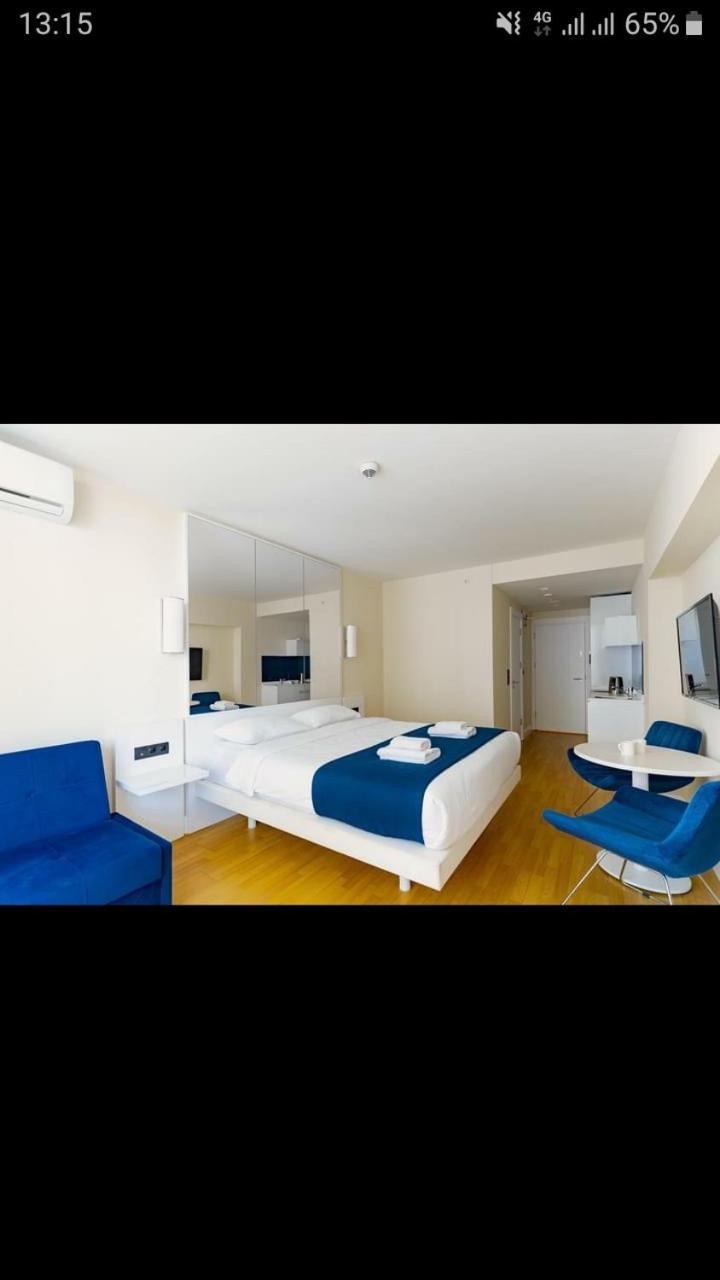 Lux Apartaments Batumi Ruang foto
